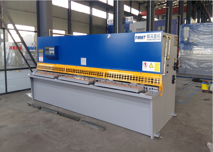 2016款(kuǎn)擺式剪闆機QC12Y-8*4000