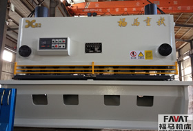 QC11Y-16×2500液(yè)壓閘式剪(jian)闆機