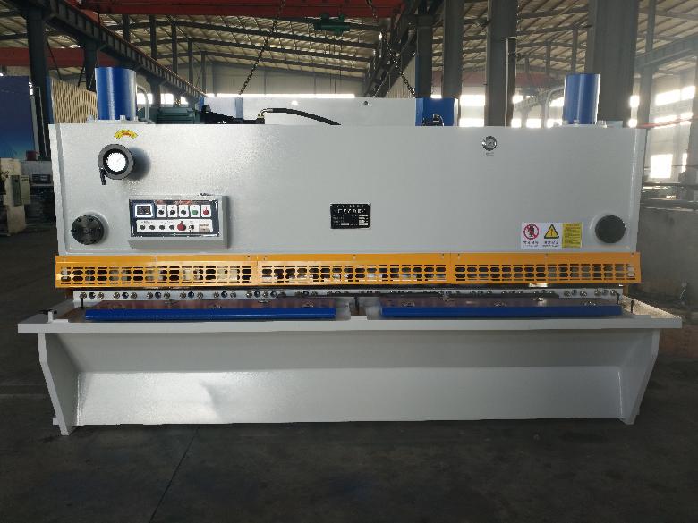QC11Y-8X3200閘式(shi)剪闆機