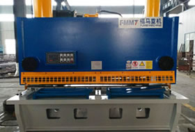 液(yè)壓閘式剪(jian)闆機QC11Y-25X2500